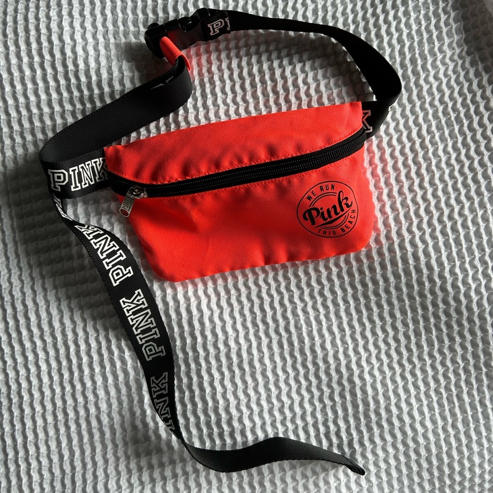 VS PINK Fanny pack/crossbody bag!